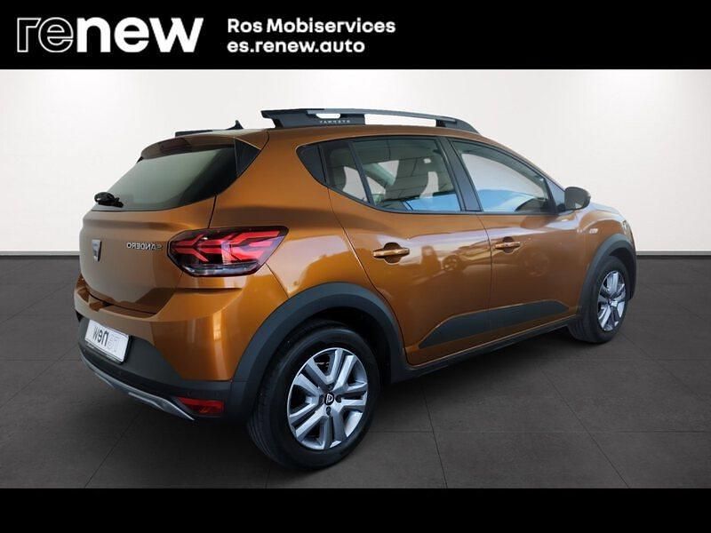 Usado Dacia Sandero Comfort 91 CV (66 kW) 2021 Naranja Berlina