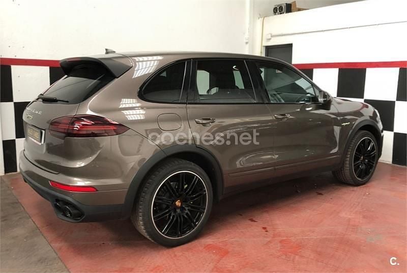 Usado Porsche Cayenne S E-Hybrid 416 CV (305 kW) 2015 Marrón SUV