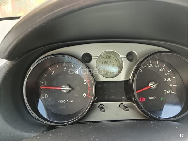 Begagnad Nissan Qashqai Tekna 150 HK (110 kW) 2007 Röd SUV