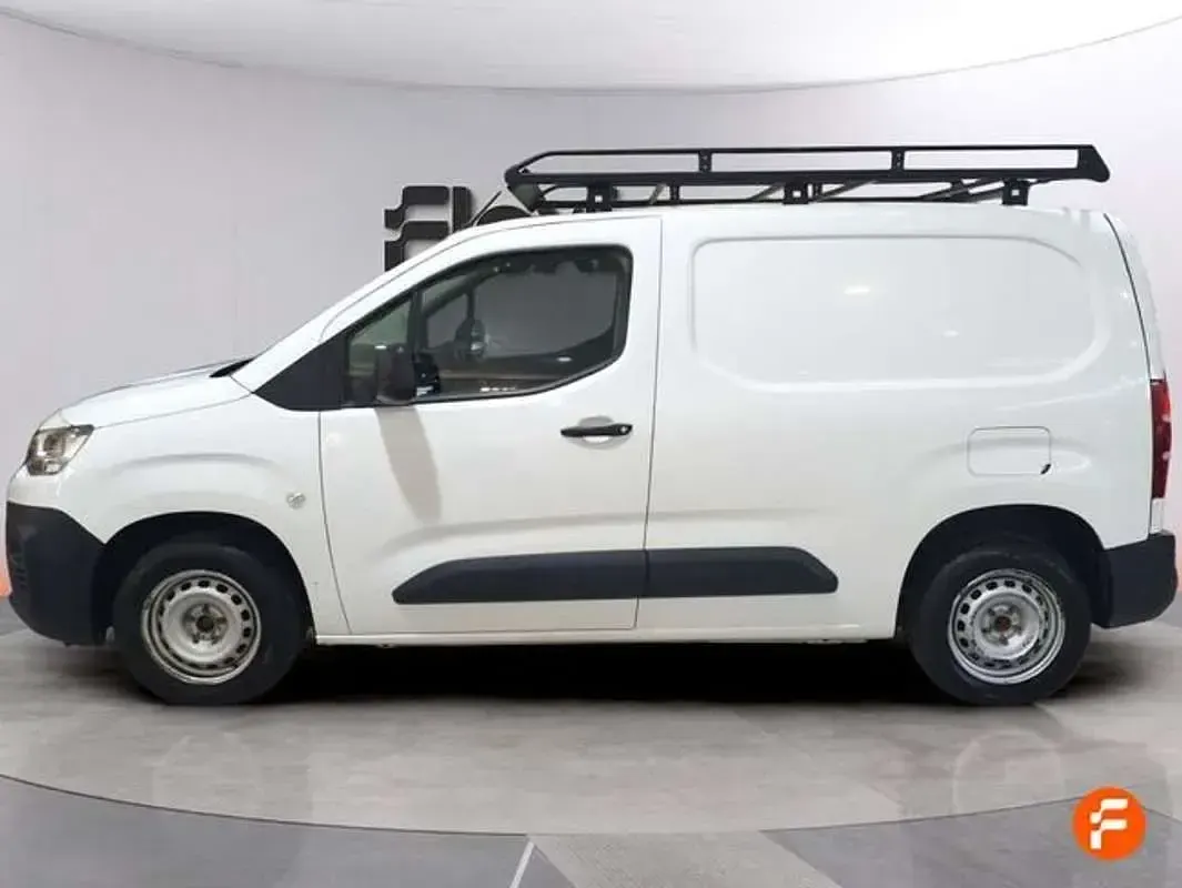 Usado Citroën Berlingo Feel 102 CV (75 kW) 2021 Blanco Monovolumen