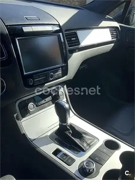 Usado VW Touareg 245 CV (180 kW) 2011 Negro SUV