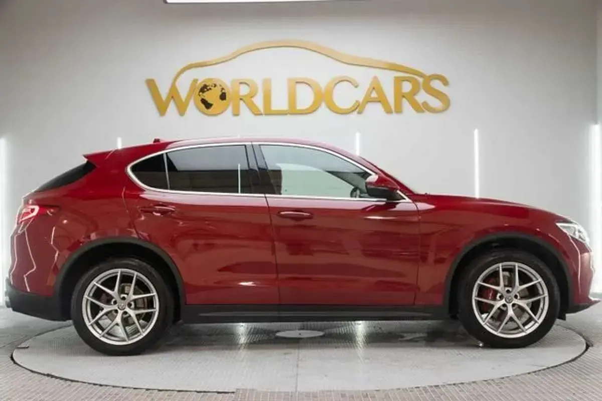 Usado Alfa Romeo Stelvio Executive 209 CV (153 kW) 2020 Rojo SUV