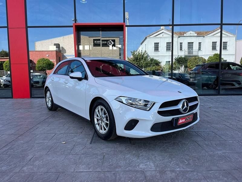 Käytetty Mercedes A180 136 HP (100 kW) 2022 Valkoinen Sedan
