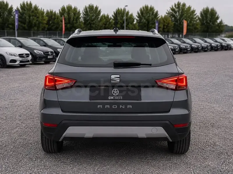 Usado Seat Arona Ecomotive 115 HP (84 kW) 2018 Cinzento SUV