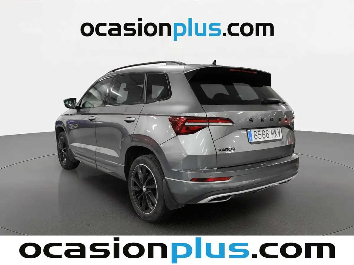 Usado Skoda Karoq SportLine 150 CV (110 kW) 2023 Gris SUV
