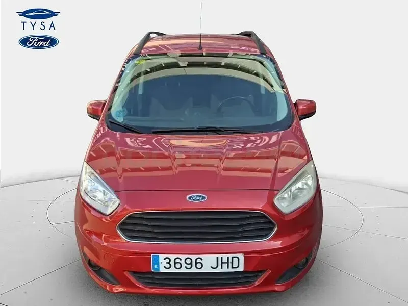 Usado Ford Tourneo Courier Titanium 100 CV (73 kW) 2015 Rojo Monovolumen