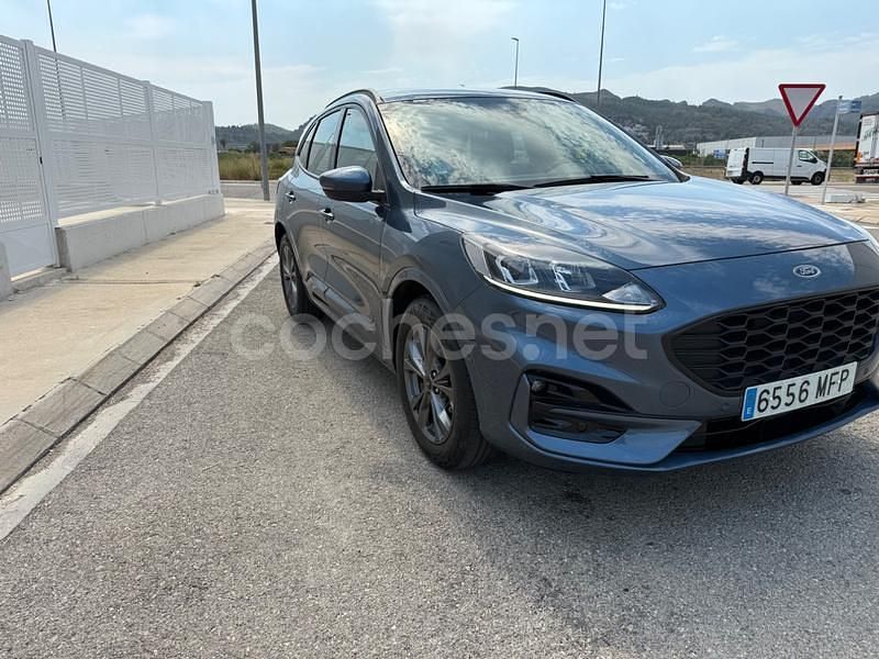 Usado Ford Kuga ST-Line 190 CV (139 kW) 2023 Azul SUV