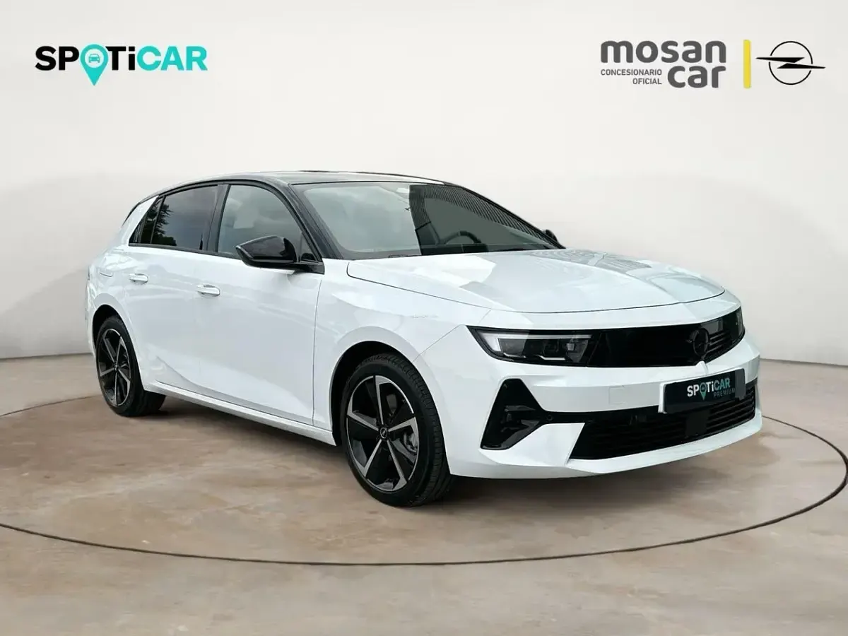Usado Opel Astra 136 CV (100 kW) 2024 Blanco Berlina