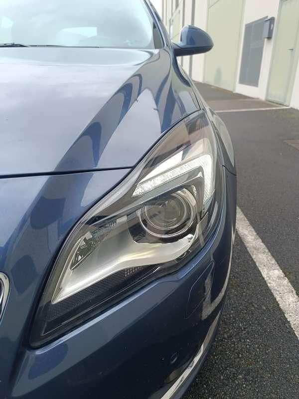 Usado Opel Insignia Selective 136 CV (100 kW) 2016 Azul Berlina
