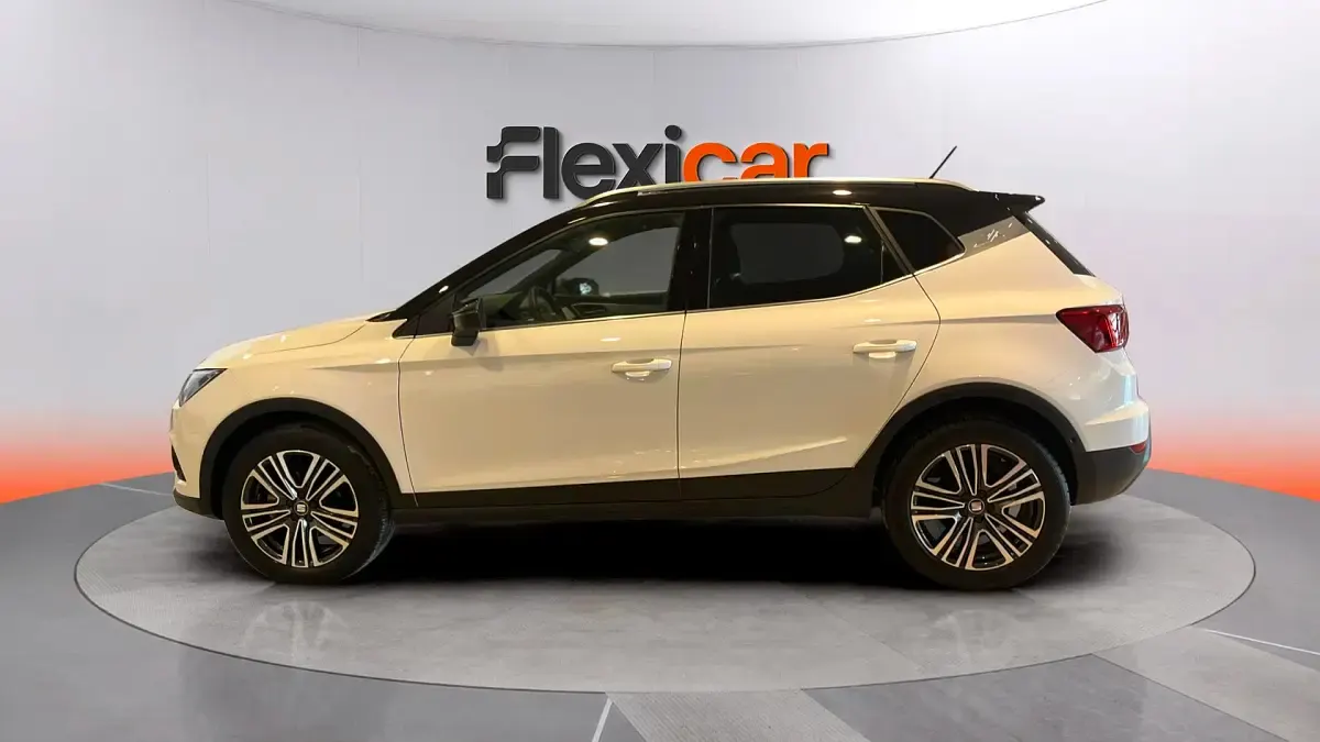 Usado Seat Arona Ecomotive 95 CV (69 kW) 2018 Blanco SUV