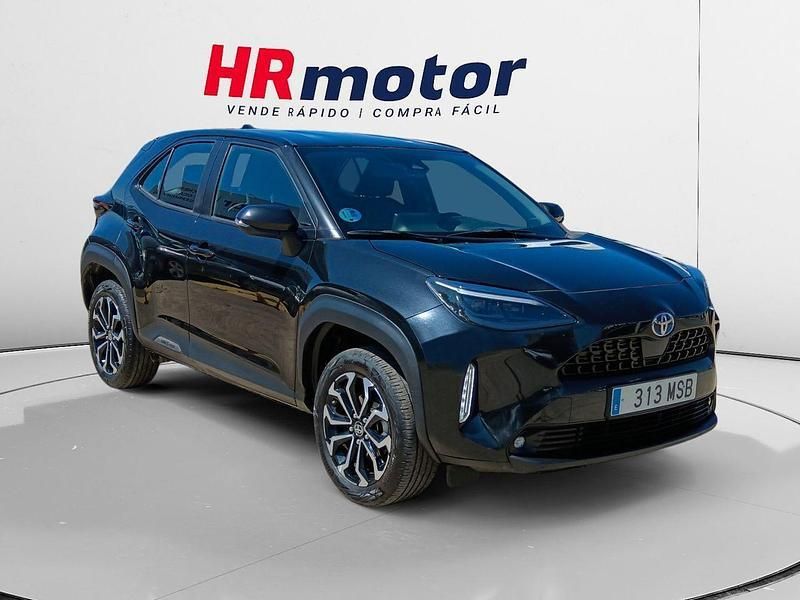 Blanco Usado 2024 Toyota Yaris Hybrid Active | 26.540 € (Caro) - Imagen 1/4