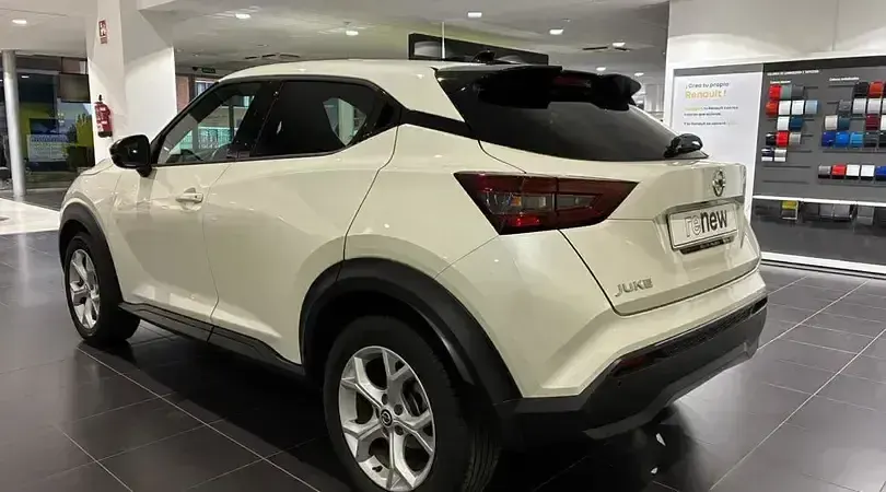 Usado Nissan Juke N-Connecta 114 CV (83 kW) 2022 Lunar white (metalizado) SUV