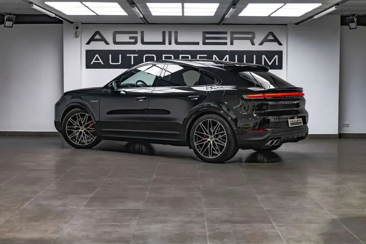 Usado Porsche Cayenne 519 CV (381 kW) 2025 Negro SUV