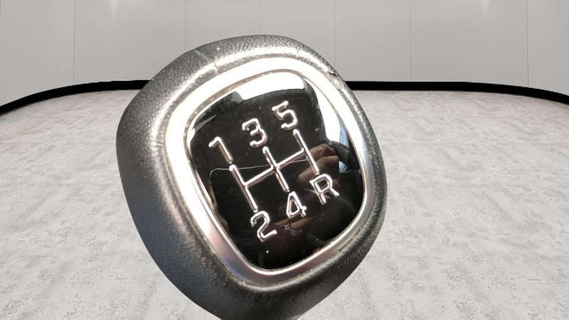 Usado Hyundai i10 67 CV (49 kW) 2024 Rojo Utilitario