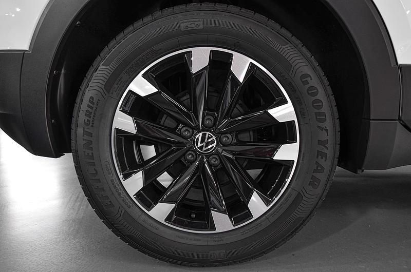 Usado VW T-Cross 95 CV (69 kW) 2022 Blanco puro SUV