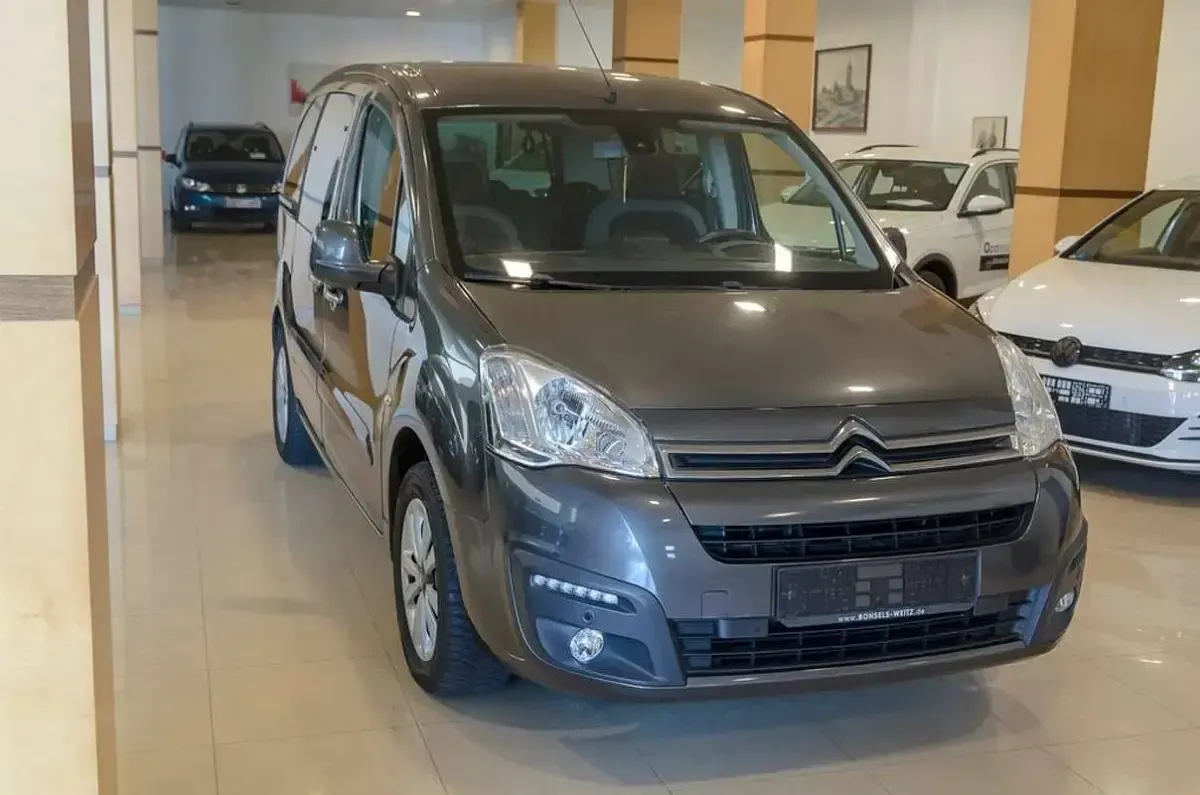 Usado Citroën Berlingo Feel 99 CV (72 kW) 2016 Gris Monovolumen