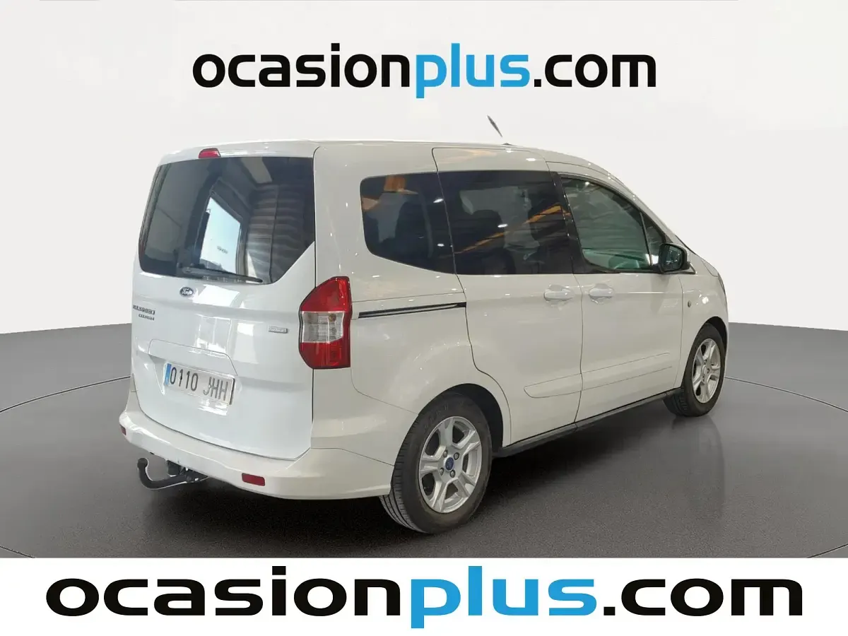 Usado Ford Tourneo Courier Trend 102 CV (75 kW) 2015 Blanco Monovolumen
