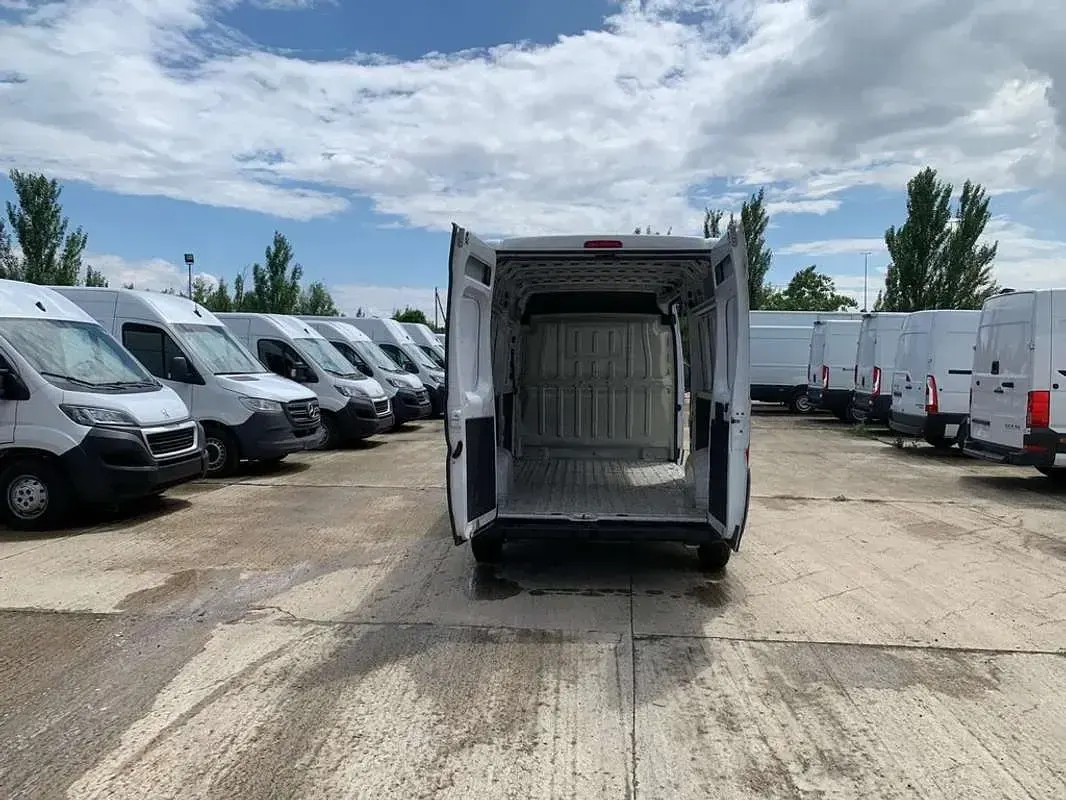 Usado Peugeot Boxer S 139 CV (102 kW) 2022 Blanco Van