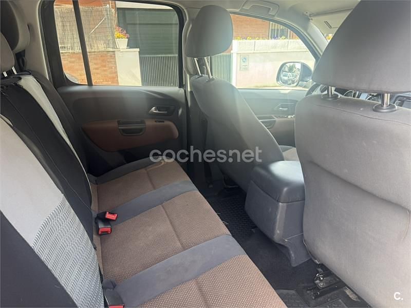 Usado VW Amarok Trendline 140 CV (102 kW) 2015 Negro Pickup/Camioneta