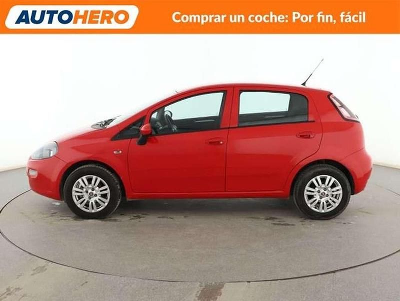 Usado Fiat Punto Pop 77 CV (56 kW) 2015 Rojo Utilitario