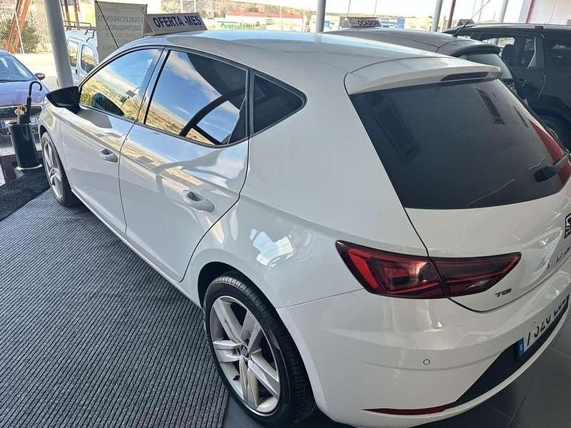 Usado Seat Leon FR 131 CV (96 kW) 2019 Blanco Utilitario