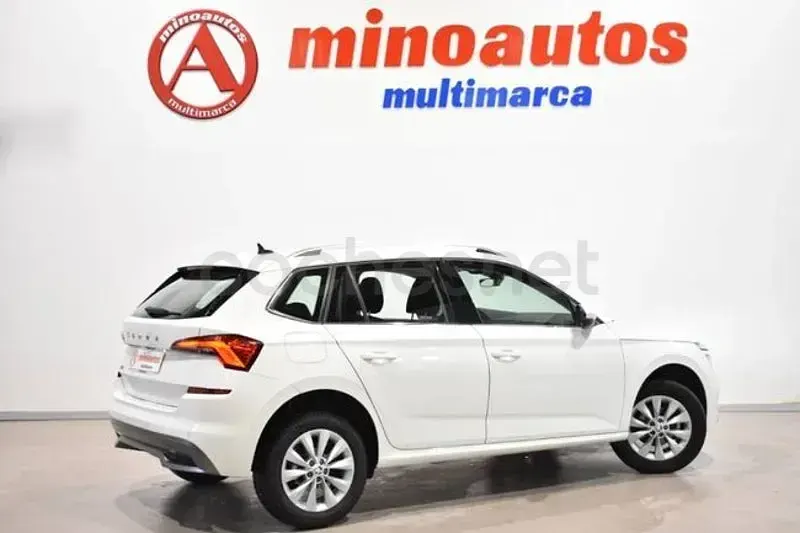 Usado Skoda Kamiq Ambition 110 CV (80 kW) 2021 Blanco SUV
