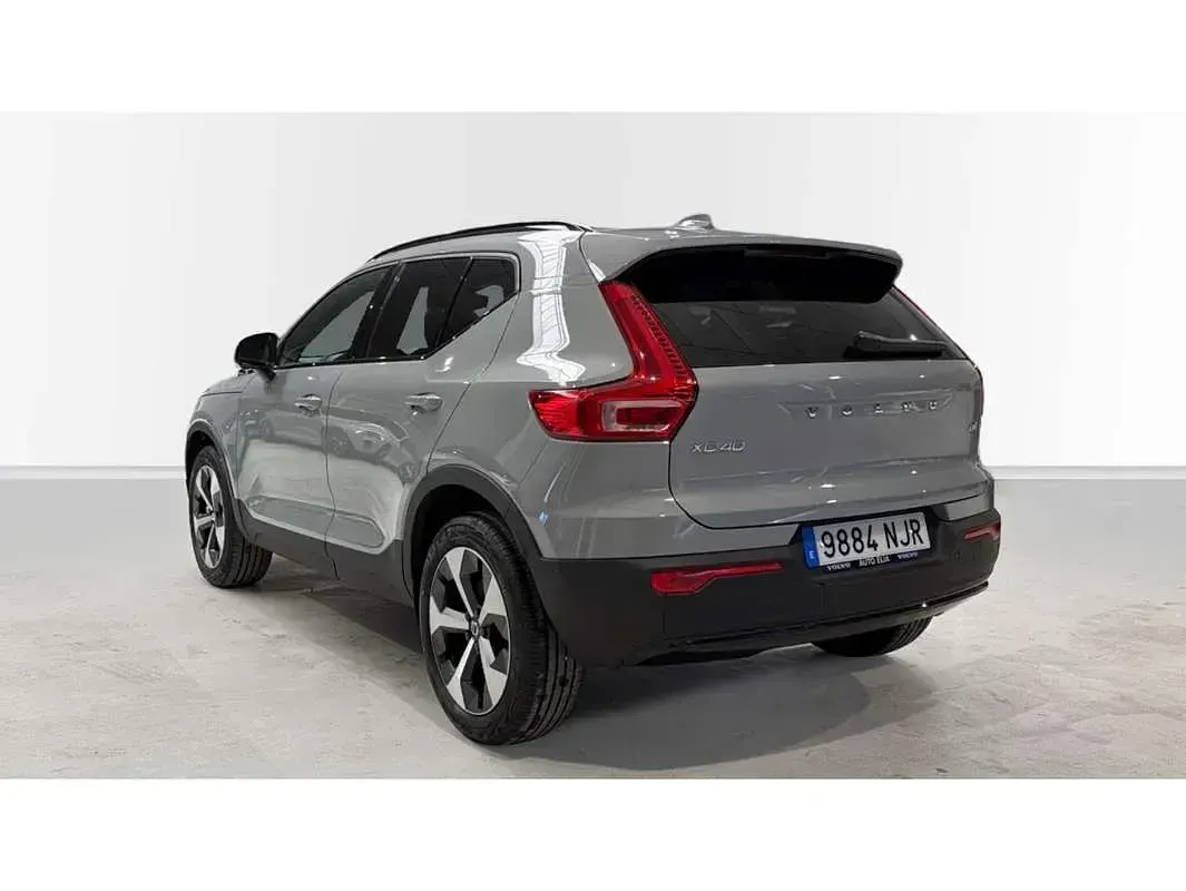 Nuevo Volvo XC40 Plus 197 CV (144 kW) 2025 Gris SUV