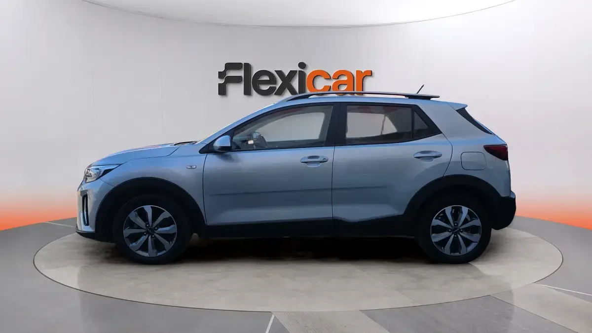Usado Kia Stonic 101 CV (74 kW) 2022 Gris SUV