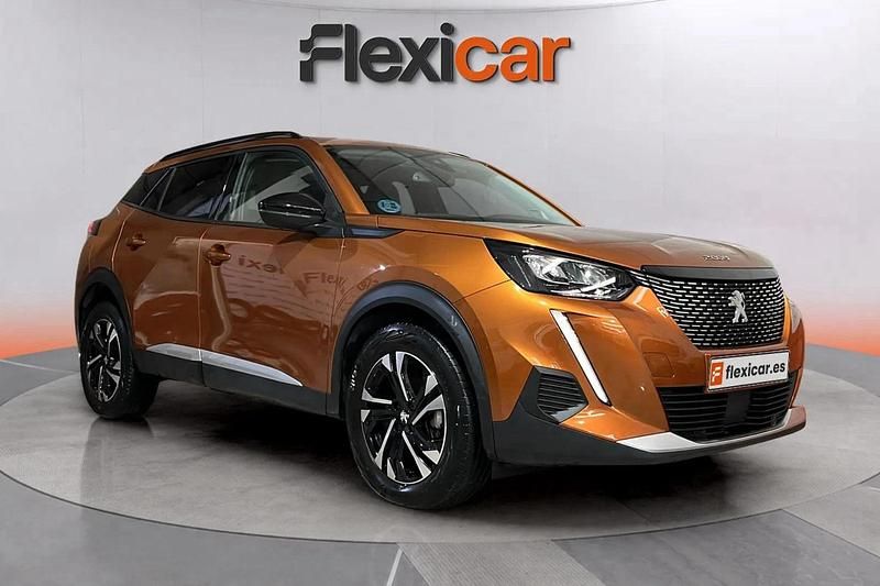 Usado Peugeot 2008 Active 131 CV (96 kW) 2022 Naranja SUV