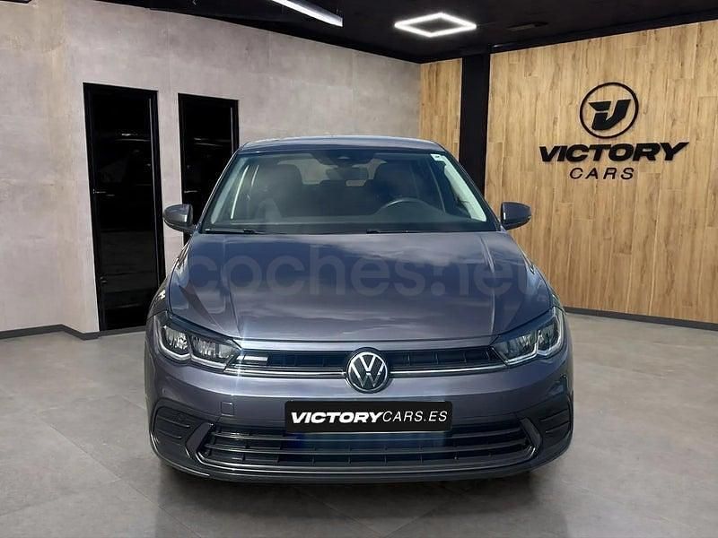 Usado VW Polo 95 CV (69 kW) 2021 Gris / plata Berlina
