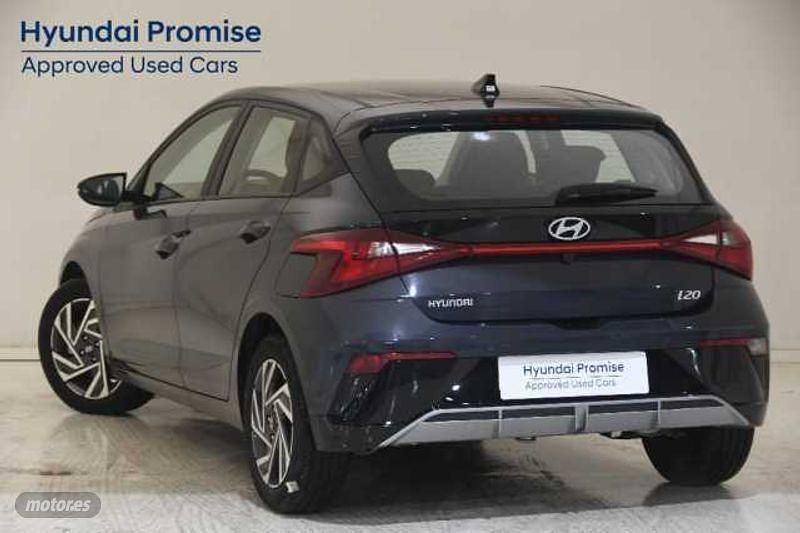 Usado Hyundai i20 99 CV (72 kW) 2024 Aurora grey Utilitario