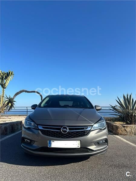Gris / plata Usado 2017 Opel Astra Selective Berlina | 8000 € (Buen precio) - Imagen 1/4