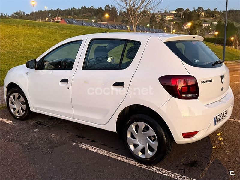 Usado Dacia Sandero Essentiel 73 CV (53 kW) 2019 Blanco Berlina
