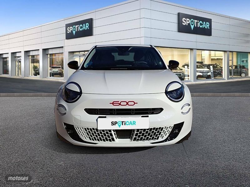 Usado Fiat 600E Red 114 kW (156 CV) 2023 Blanco SUV