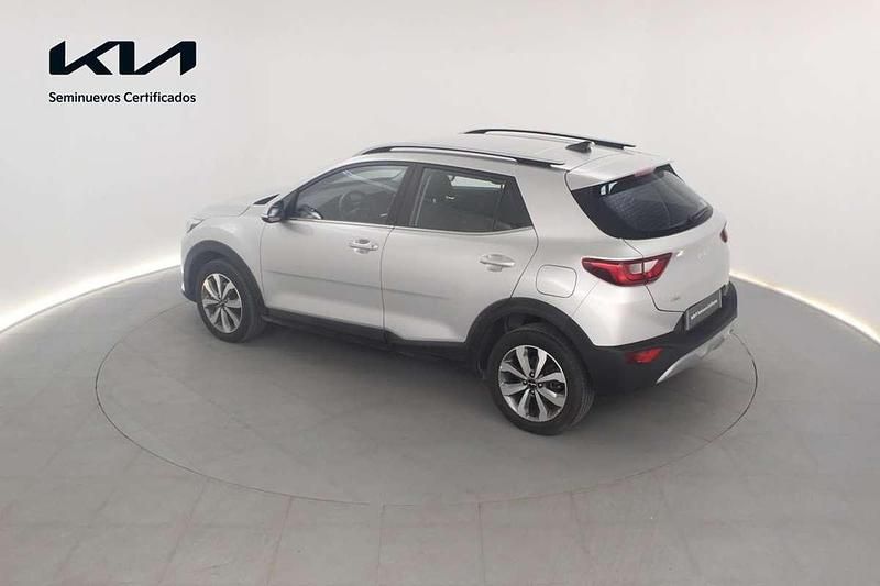 Usado Kia Stonic 101 CV (74 kW) 2024 Gris SUV