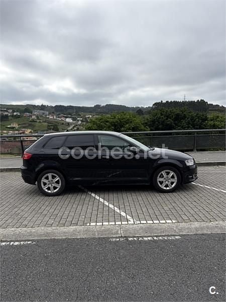 Usado Audi A3 Attraction 105 HP (77 kW) 2012 Preto Citadino