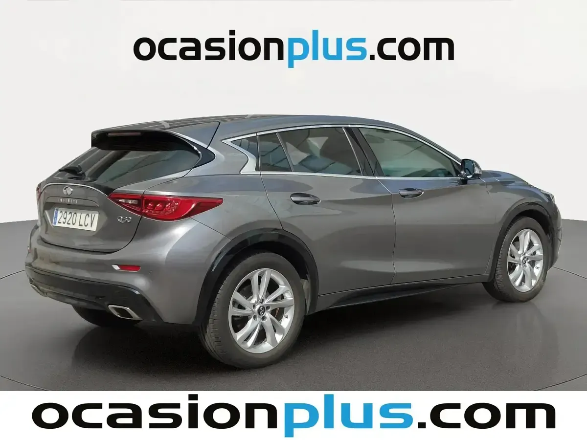 Usado Infiniti Q30 Premium 122 CV (89 kW) 2019 Gris Berlina