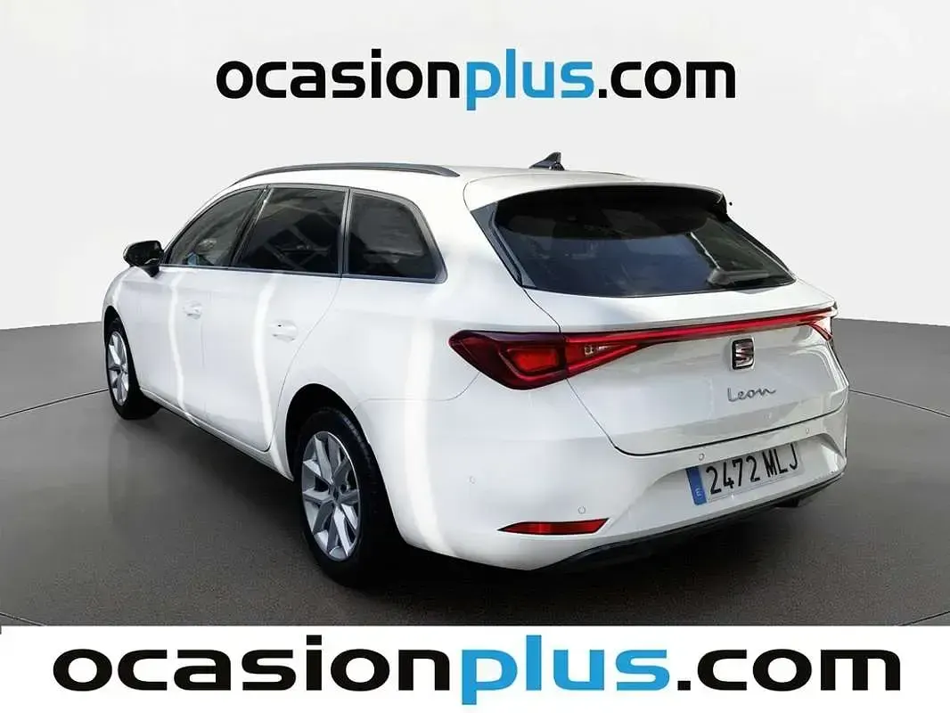 Usado Seat Leon ST Style 131 CV (96 kW) 2023 Blanco Familiar