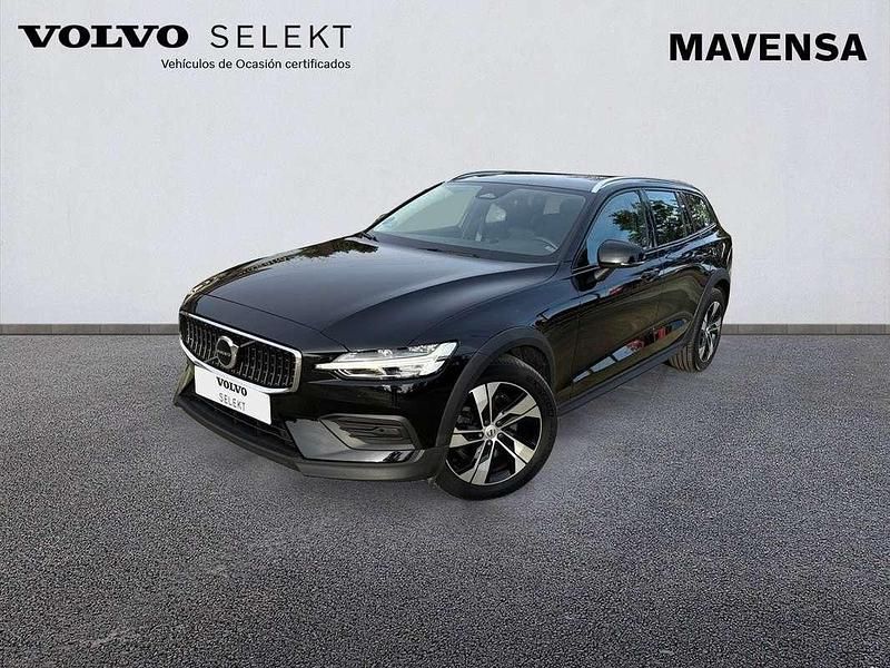 Negro Usado 2023 Volvo V60 CC Core Familiar | 40.500 € (Precio justo) - Imagen 1/4