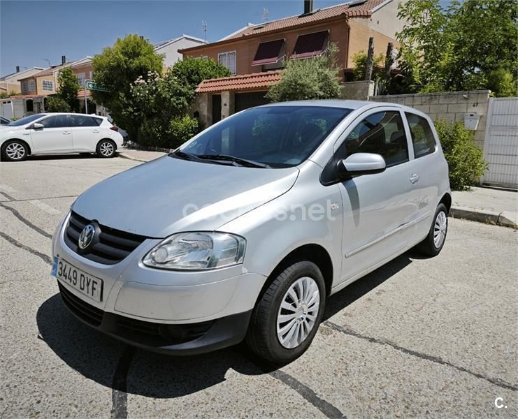 Gris / plata Usado 2006 VW Fox Utilitario | 2000 € - Imagen 1/4
