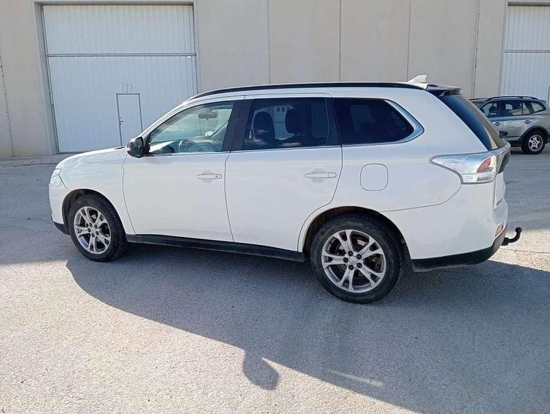 Usado Mitsubishi Outlander 150 CV (110 kW) 2013 Blanco SUV