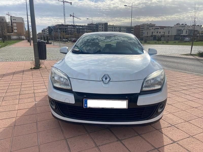 Usado Renault Mégane Dynamique 115 CV (84 kW) 2012 Blanco Berlina