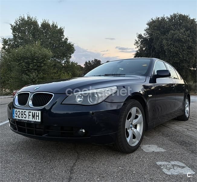 Azul Usado 2007 BMW 520 Comfort Edition Berlina | 6849 € (Precio justo) - Imagen 1/4