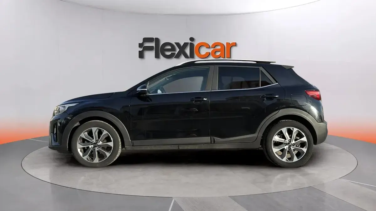 Usado Kia Stonic 110 CV (80 kW) 2018 Negro SUV
