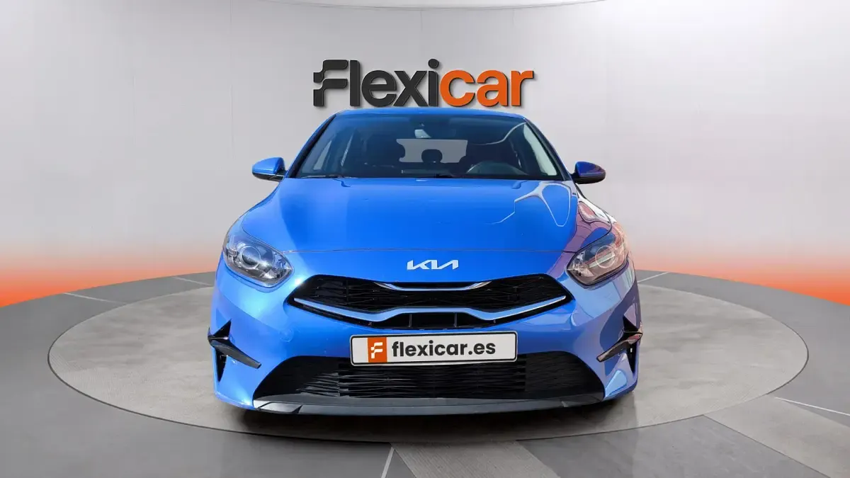 Usado Kia Ceed 136 CV (100 kW) 2023 Azul Utilitario