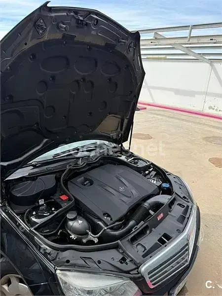 Usado Mercedes C200 136 CV (100 kW) 2008 Negro Berlina
