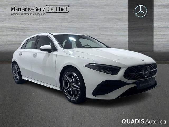 Usado Mercedes A180 AMG line 116 CV (85 kW) 2024 Blanco polar