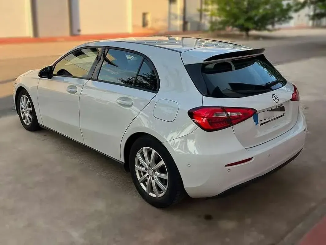 Usado Mercedes A180 116 CV (85 kW) 2020 Blanco Utilitario