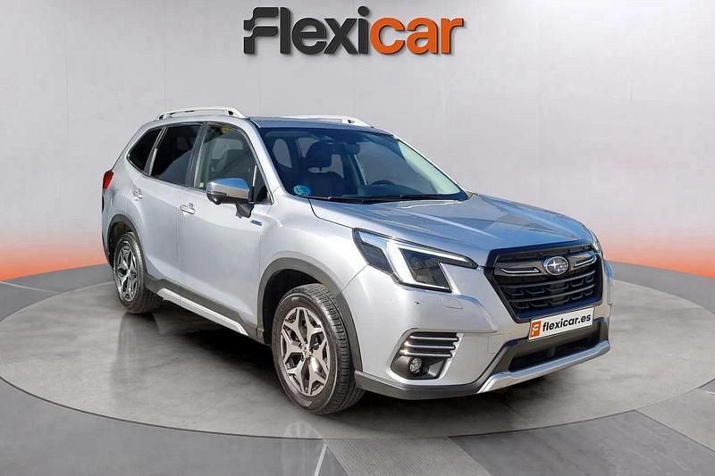 Gris Usado 2023 Subaru Forester SUV | 21.490 € (Buen precio) - Imagen 1/4