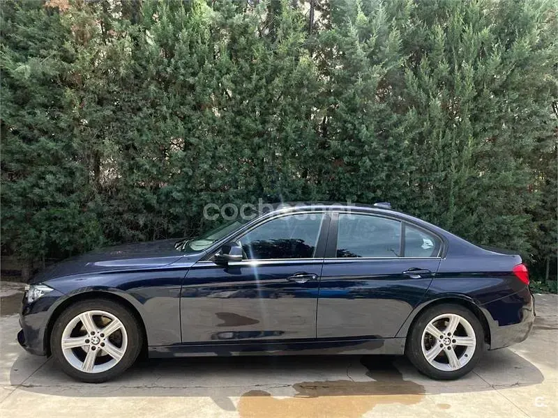 Usado BMW 320 Efficient Dynamics 163 CV (119 kW) 2017 Azul Berlina